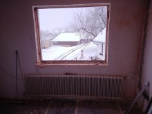 Während des Umbaus - nachdem das alte Fenster abgerissen wurde.