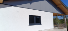 Kunststoff-Doppelflügelfenster in der Farbe Anthrazit