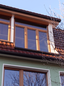 Dreiflügelige Fenster mit Oberlicht
